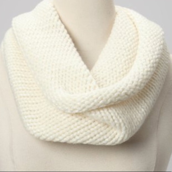 Portolano Wool Blend Neck Warmer: Winter White
